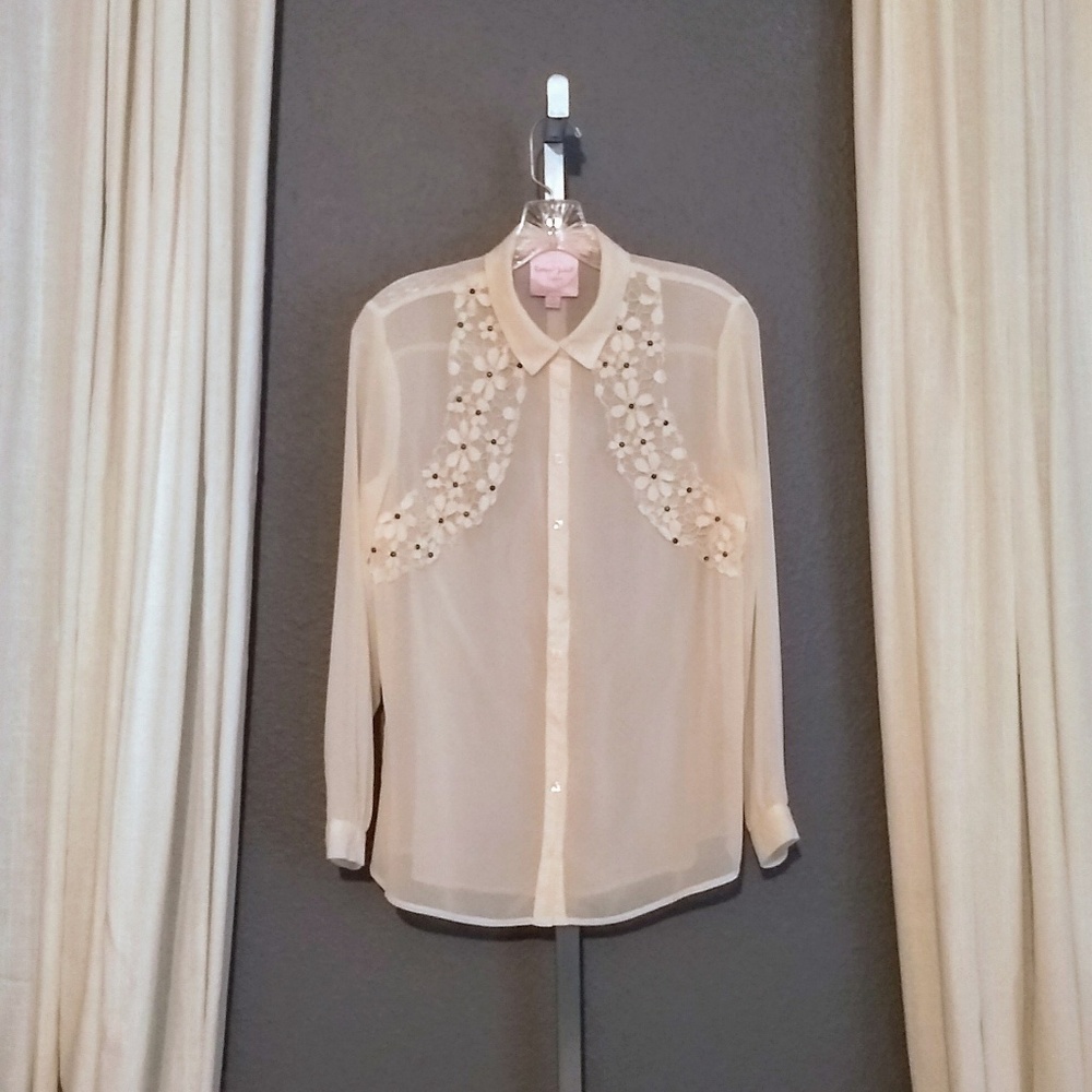 Romeo and Juliet Couture Off-White Cream Blouse
